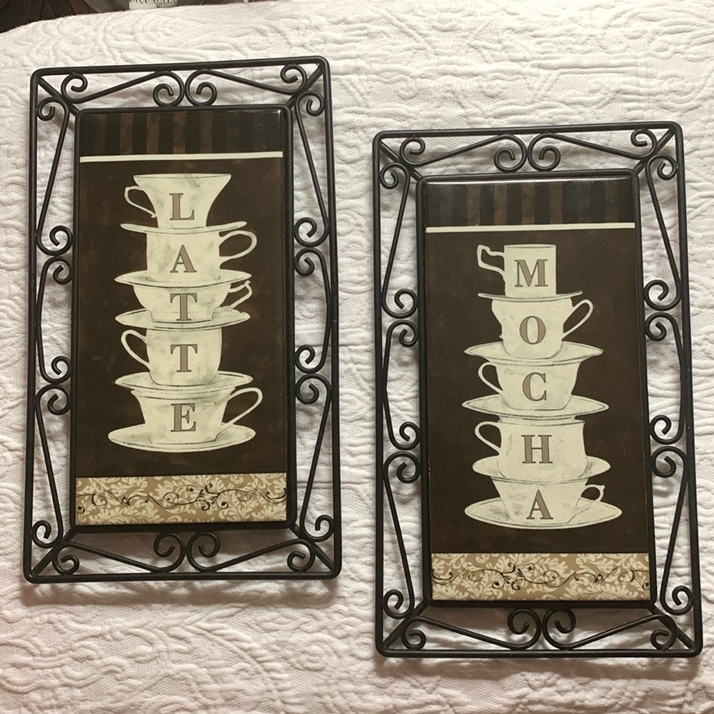 KITCHEN DECOR PLAQUES (2) COFFEE BAR! LATTE+ MOCHA BLACK METAL HANGING-CREME/BLK